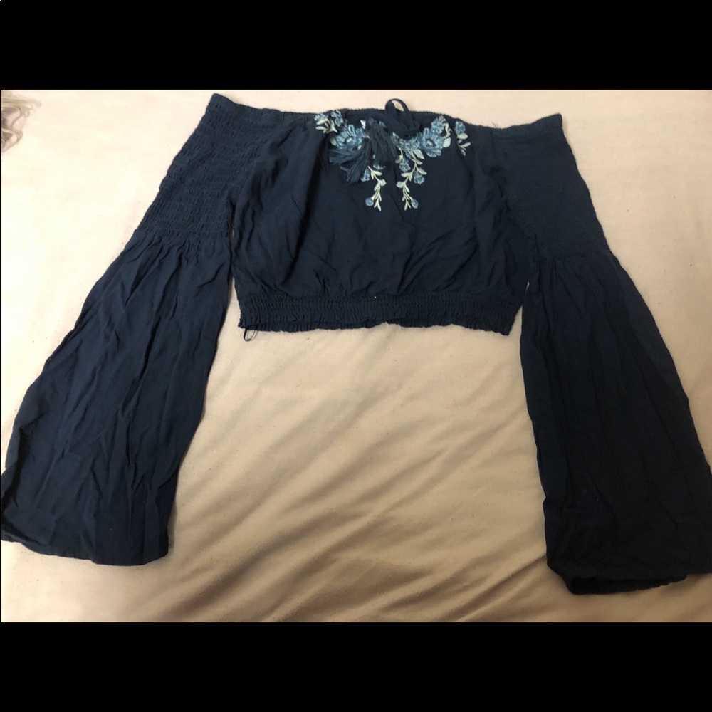 SUPER CUTE cropped flared long sleeve top!!!